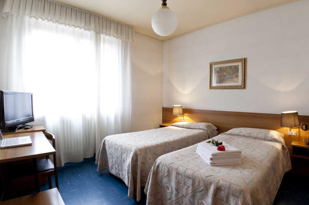 Hotel Dante Ponte nellʼAlpi Kültér fotó